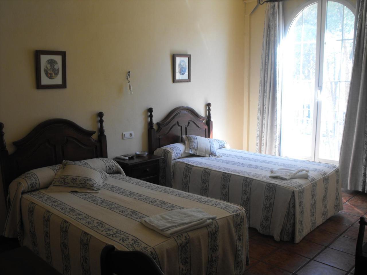 Hostal Nicol'S Hotel Luque Buitenkant foto