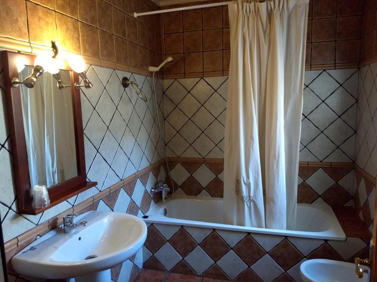 Hostal Nicol'S Hotel Luque Buitenkant foto